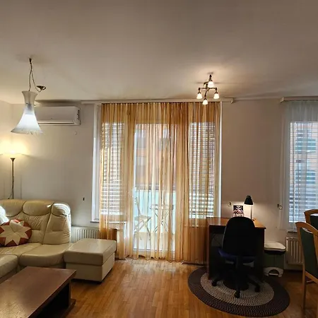 Anita Tour As Apartment